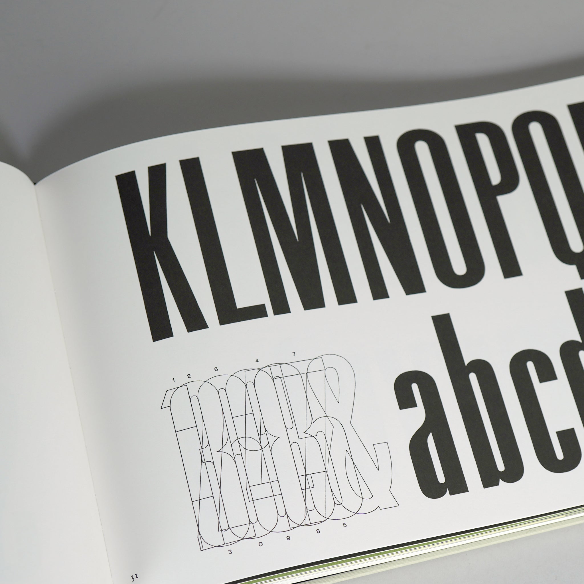 Schiften / Lettering / Ecritures: The Handbook for Lettering by Walter Käch
