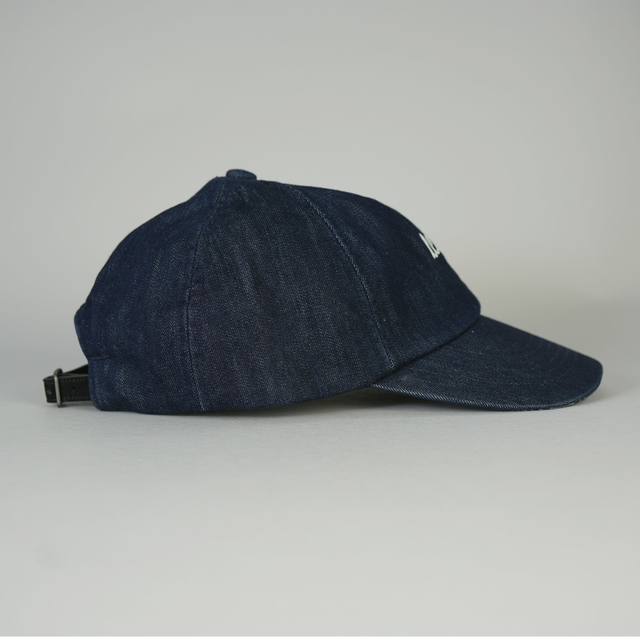 "letters" hat (denim)