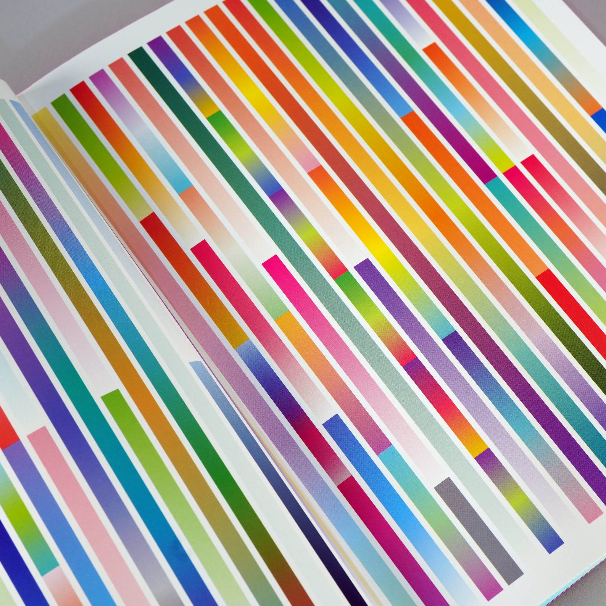 Designing with Colour: The Use of Gradients in Graphic Design – Draw Down