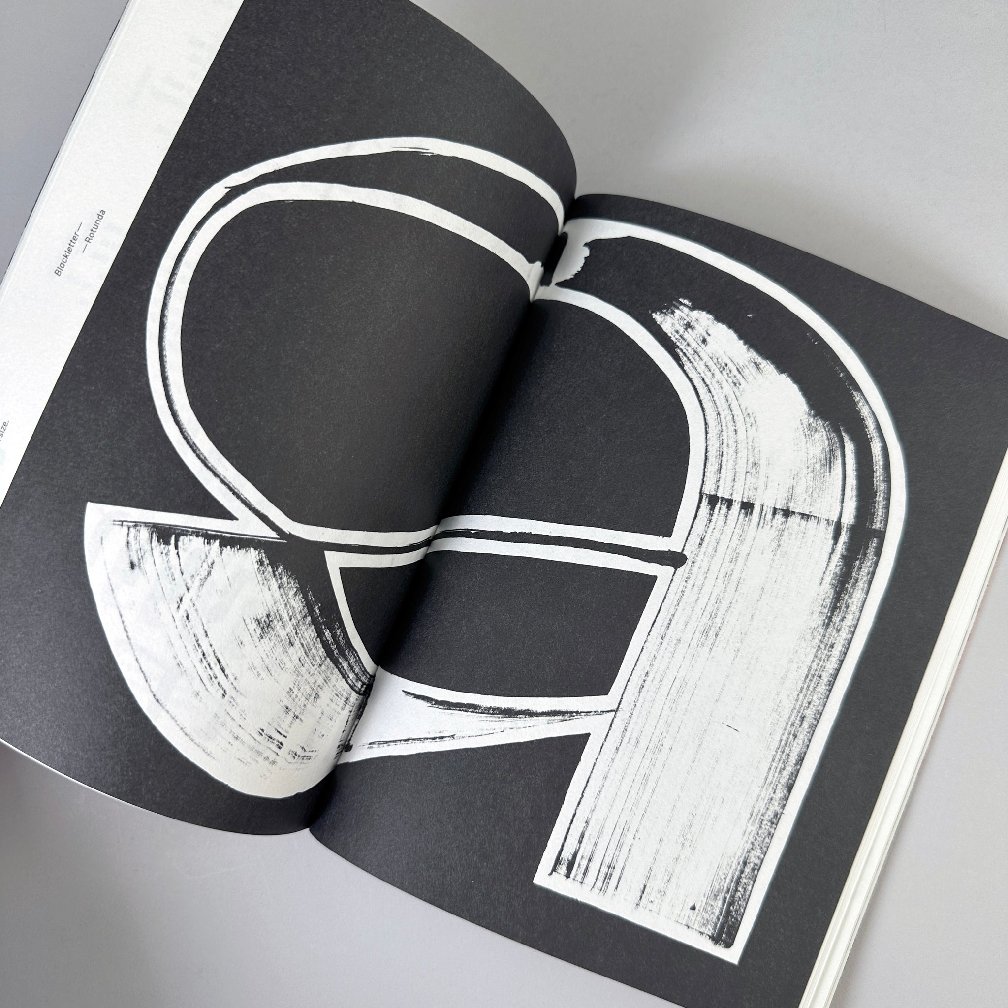 Blackletter — Rotunda (Calligraphy Manual)