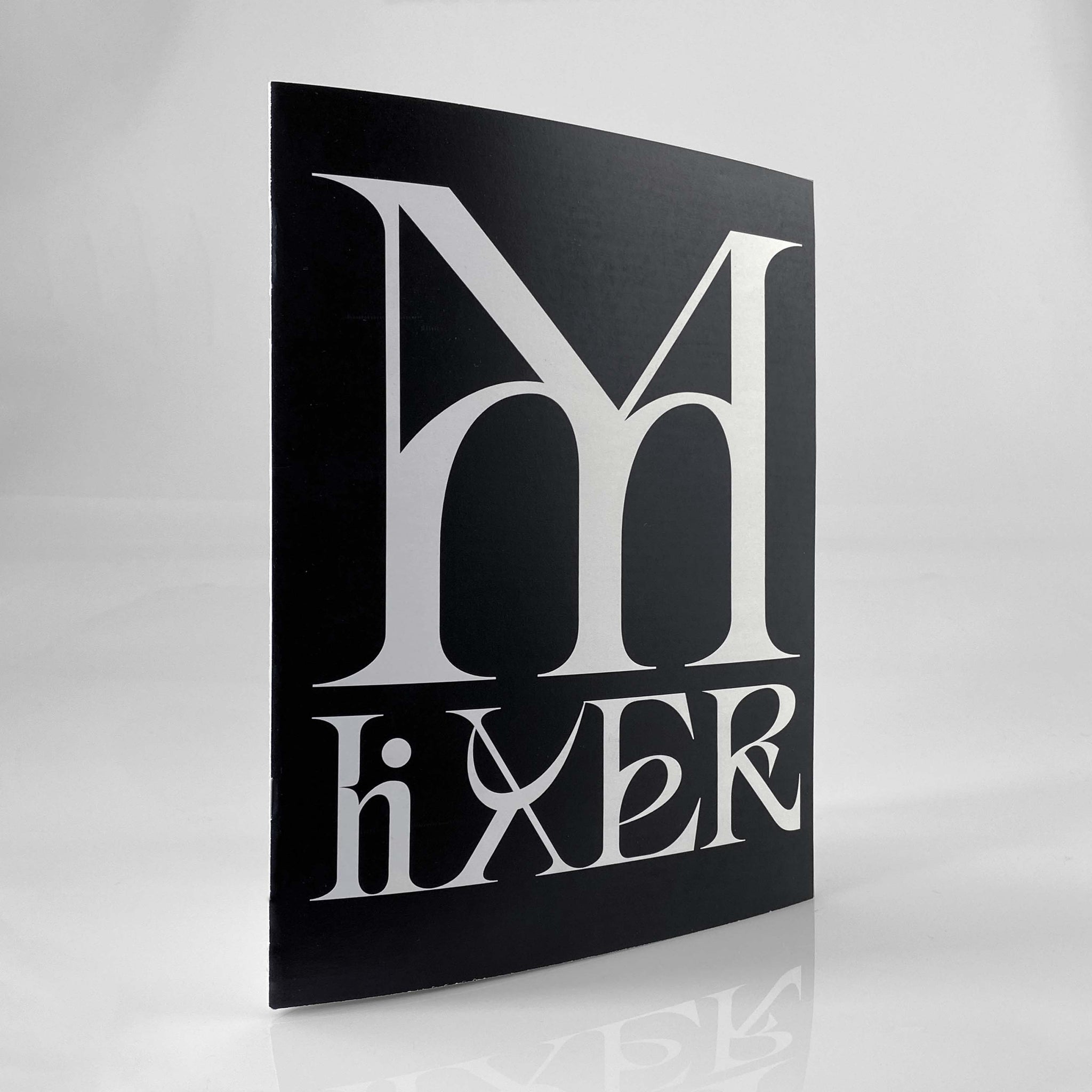 Middle Case, MiXeR Typeface Specimen